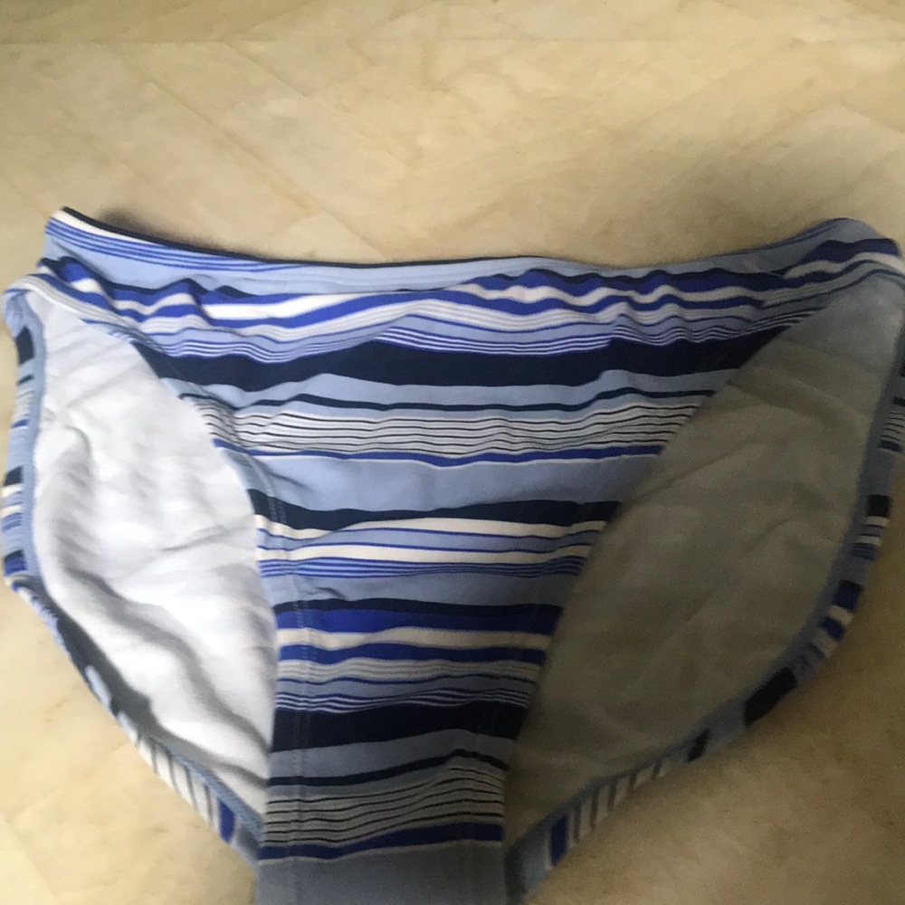 JANTZEN WOMEN’S SIZE 14 SWIM